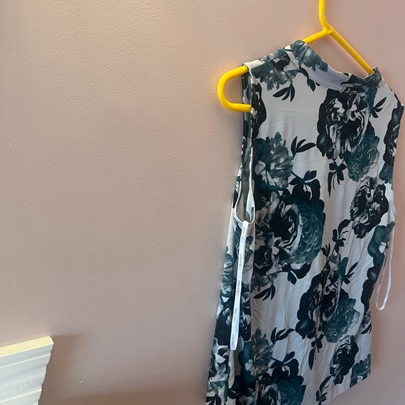 Calvin Klein Flowery tank top size Large Good used condition - Picture 5 of 7